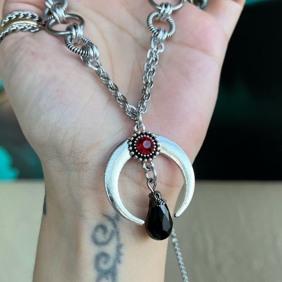 Handmade maille choker necklace silver up side down moon lunula red black stone - Picture 5 of 15